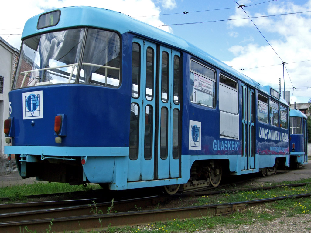 Tatra T3DC #075